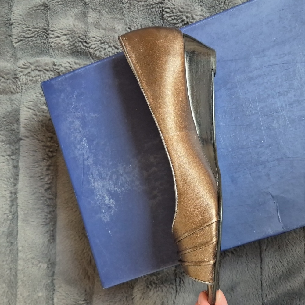 Pierre Michel Bronze Metallic Leather Peep Toe Wedges, Size 37 - Picture 10 of 15